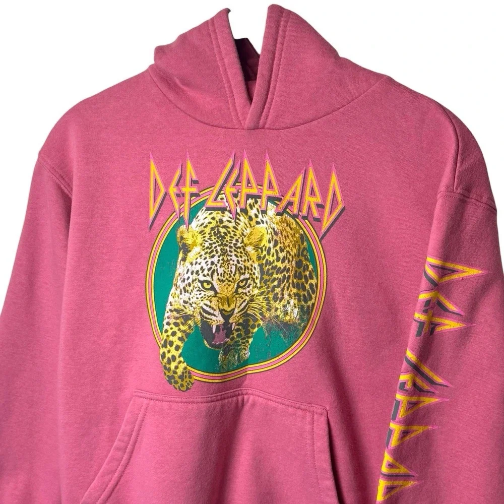 NWOT Def Leppard‎ Pink Hoodie Tour Dates Rocker Comfort Novelty Girl's M